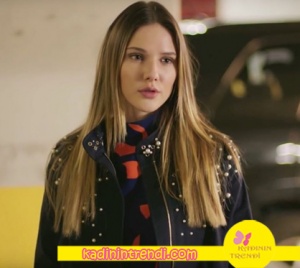 Paramparça dizisi kıyafetlerinden Alina Boz gömlek ve trençkot Trendyol Milla