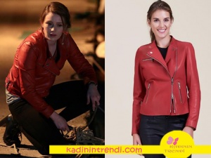 Kara Sevda 63. bölümde Komser Mercan'ın giydiği kırmızı deri ceketi Desa marka.