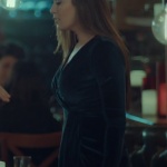 İstanbullu Gelin Begüm Kıyafetleri. Begüm kruvaze kadife elbise markası Ekol